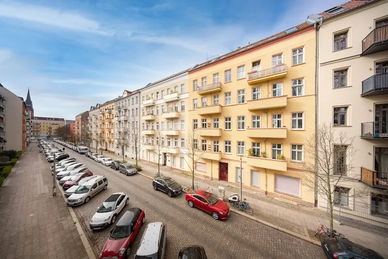 Altbau Singleappartement im Erdgeschoss eines Seitenflügels ab sofort neu zu vermieten — photo 1